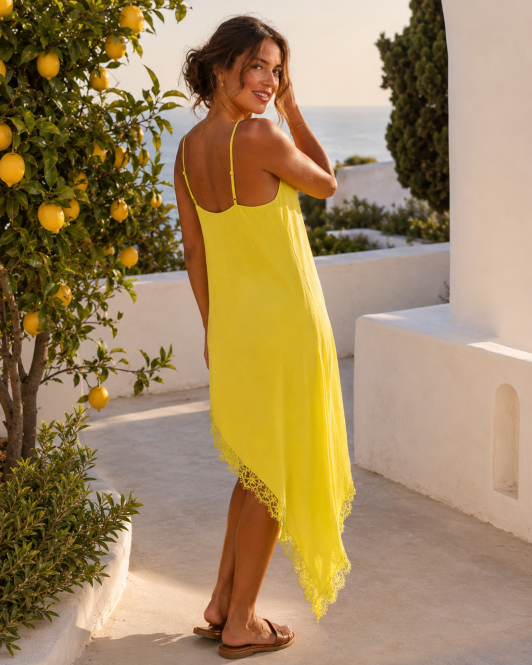 Vestido Lencero Asimétrico con Encaje