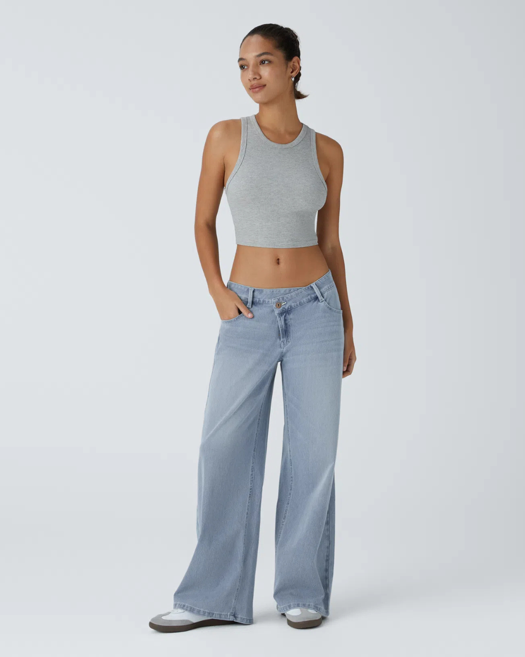 Pantalon básico de corte bajo