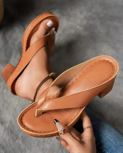 Sandalias cómodas de tacón alto