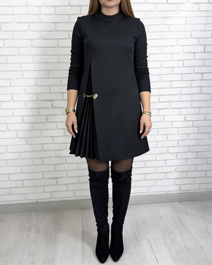 Elegante Vestido de Manga Larga con Paneles Plisados