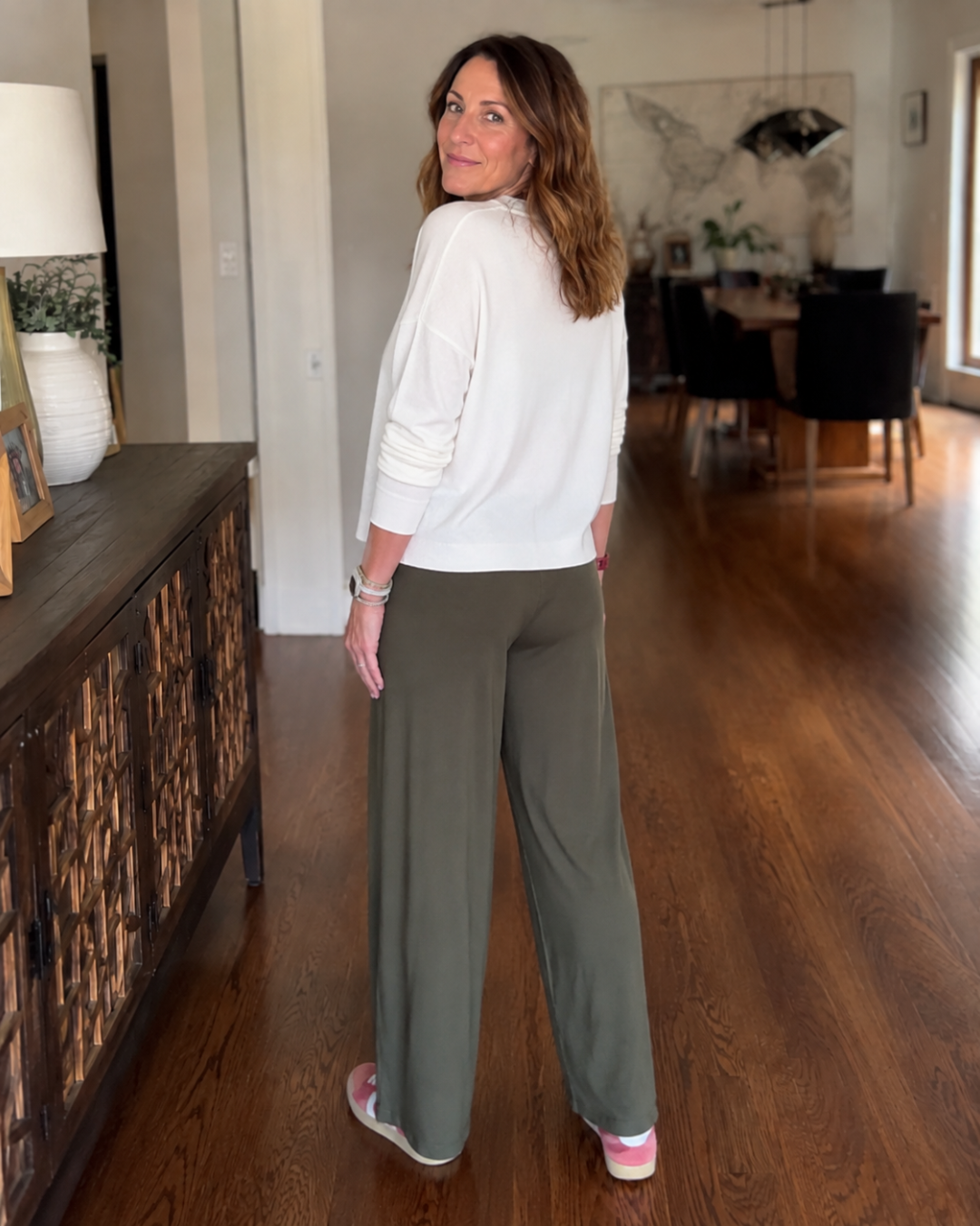 Pantalón Ligero y Sedoso de Corte Fluido®