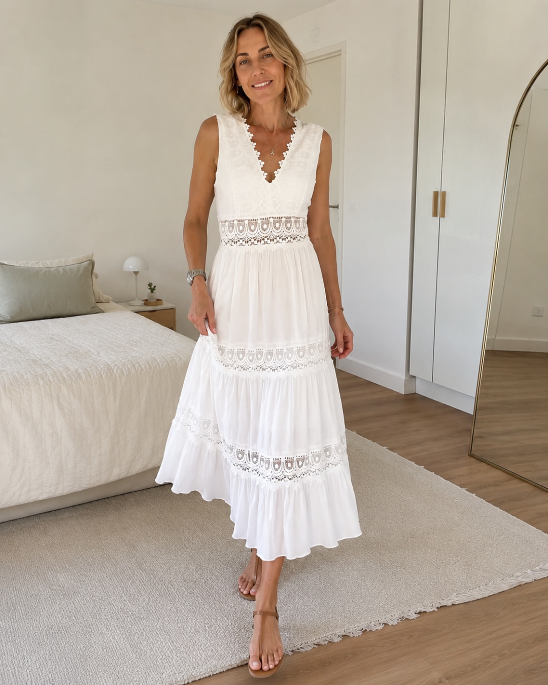 Vestido de Cuello en V con Bordados y Encajes