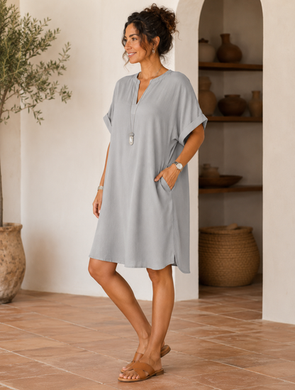Vestido Corto Fluido con Escote en V®